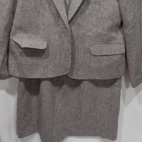 BRETTON PLACE 2 PIECE 100% WOOL GRAY BLAZER AND SKIRT LINED VINTAGE USA SIZE W16 - Picture 2 of 11